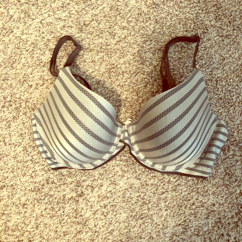 Victoria’s Secret T-shirt bra